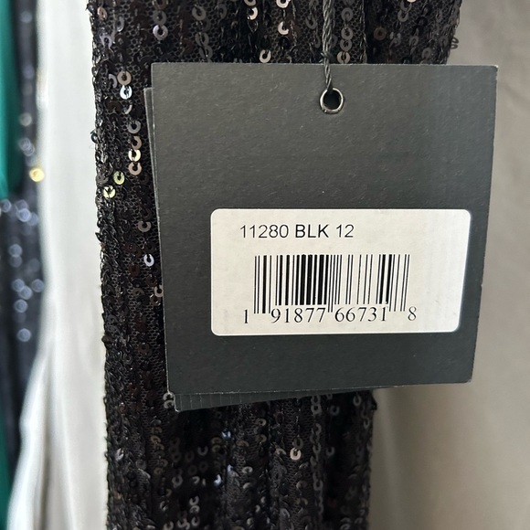 Mac Duggal 11280 NWT SEQUINED SOFT TIE HALTER NECK COLUMN GOWN - Picture 6 of 7